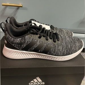 NIB ADIDAS SNEAKERS